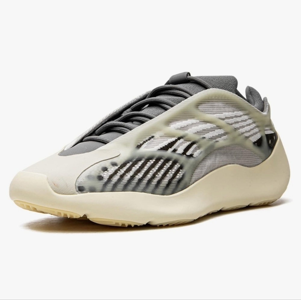 adidas Mens Yeezy 700 V3 ID1674 Fade Salt - Picture 3 of 8